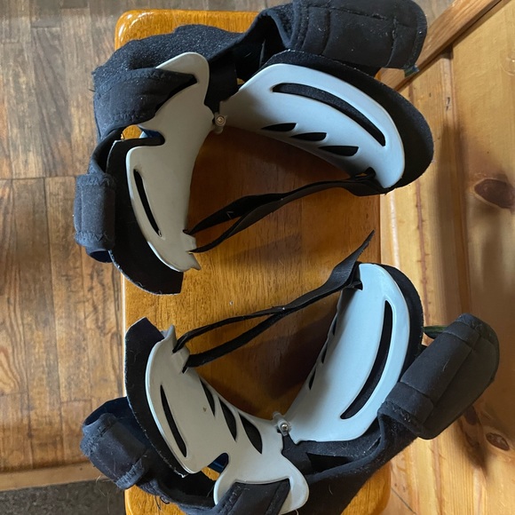 Healing Sole Flip Flops & Plantar Fasciitis Boots - Picture 8 of 12